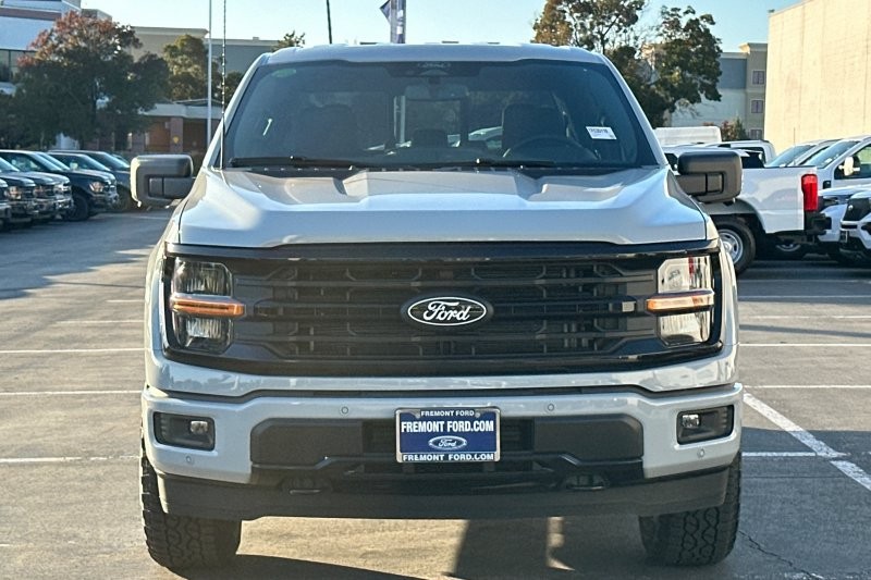 Ford F-150 Vehicle Full-screen Gallery Image 08
