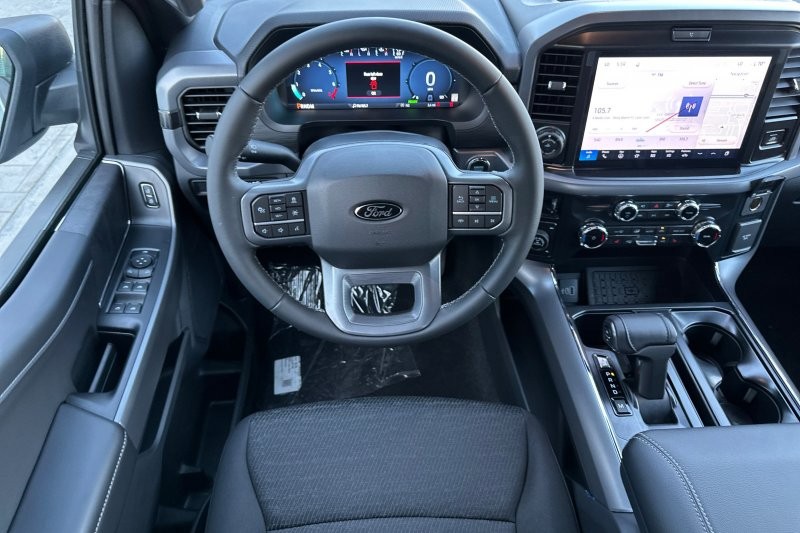 Ford F-150 Vehicle Full-screen Gallery Image 15