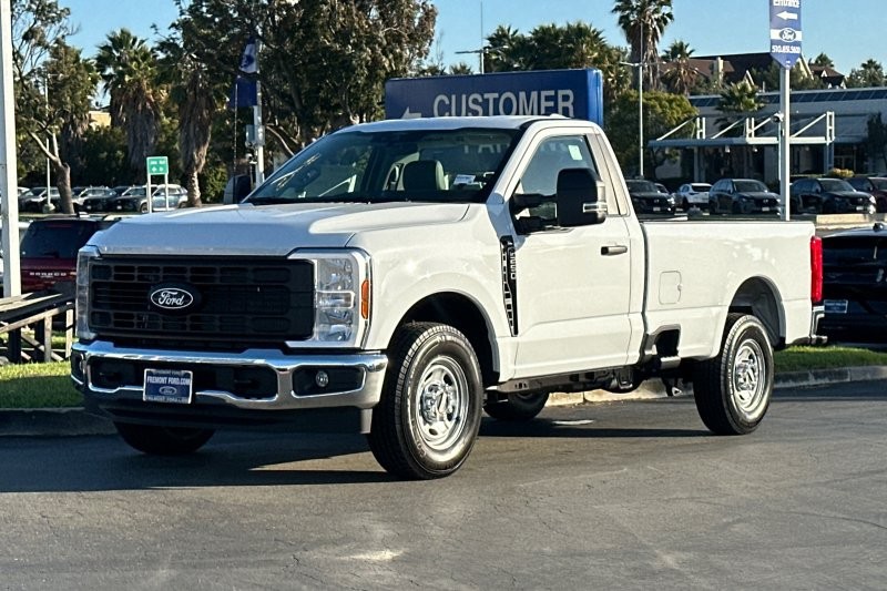 Ford F-250SD Vehicle Full-screen Gallery Image 07