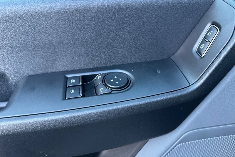 Ford F-250SD Vehicle Full-screen Gallery Image 10