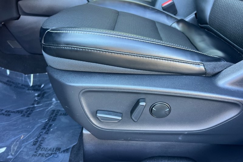 Ford Escape Plug-In Hybrid Vehicle Full-screen Gallery Image 13