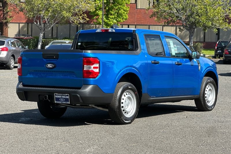 Ford Maverick Vehicle Full-screen Gallery Image 03