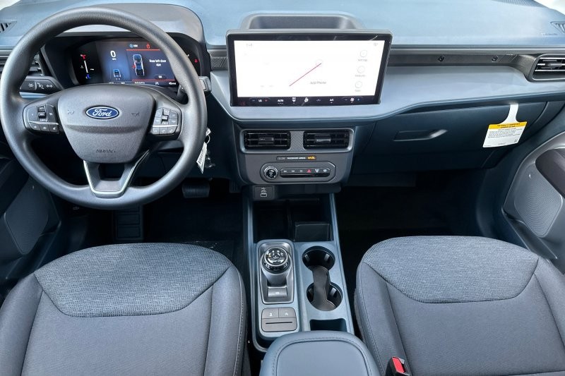 Ford Maverick Vehicle Full-screen Gallery Image 13