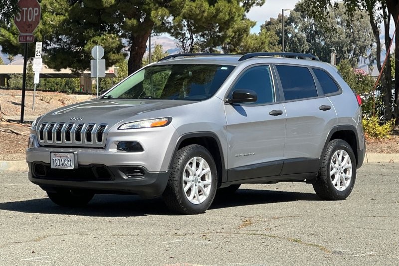 Jeep Cherokee Vehicle Full-screen Gallery Image 07
