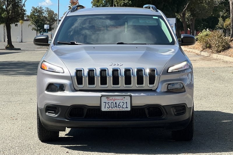 Jeep Cherokee Vehicle Full-screen Gallery Image 08