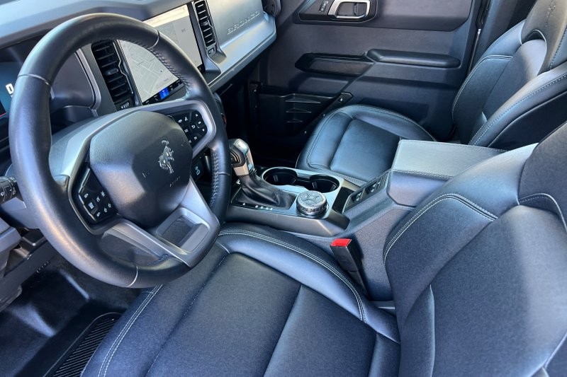 Ford Bronco Vehicle Full-screen Gallery Image 10
