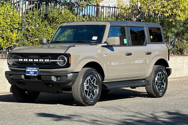 Ford Bronco Vehicle Full-screen Gallery Image 07