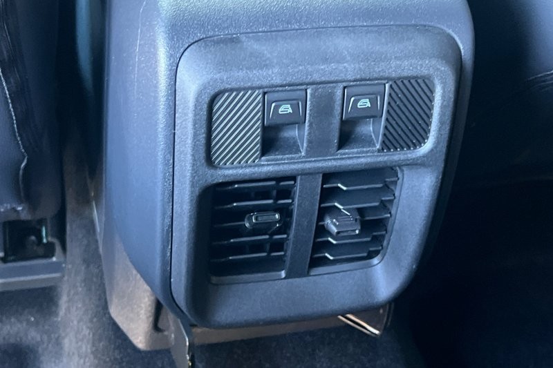 Ford Bronco Vehicle Full-screen Gallery Image 13