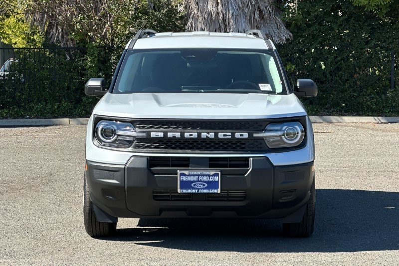 Ford Bronco Sport Vehicle Full-screen Gallery Image 08
