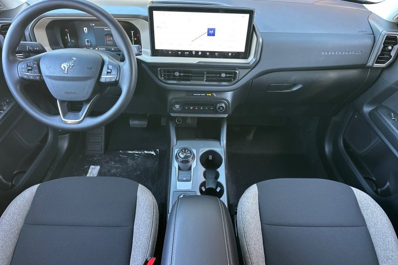 Ford Bronco Sport Vehicle Full-screen Gallery Image 13