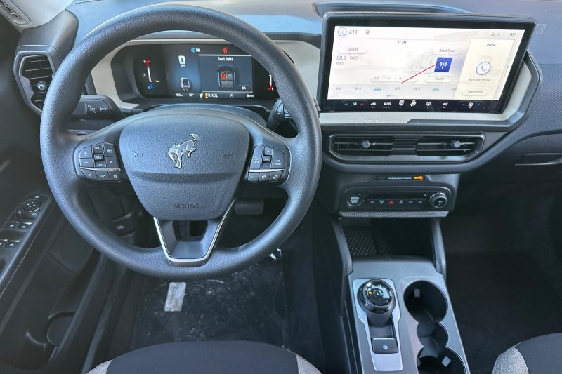 Ford Bronco Sport Vehicle Full-screen Gallery Image 14