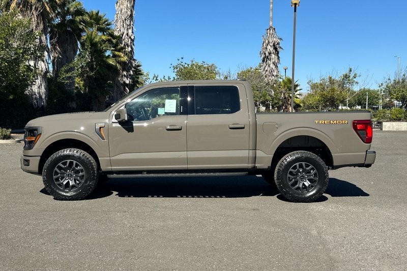 Ford F-150 Vehicle Full-screen Gallery Image 06