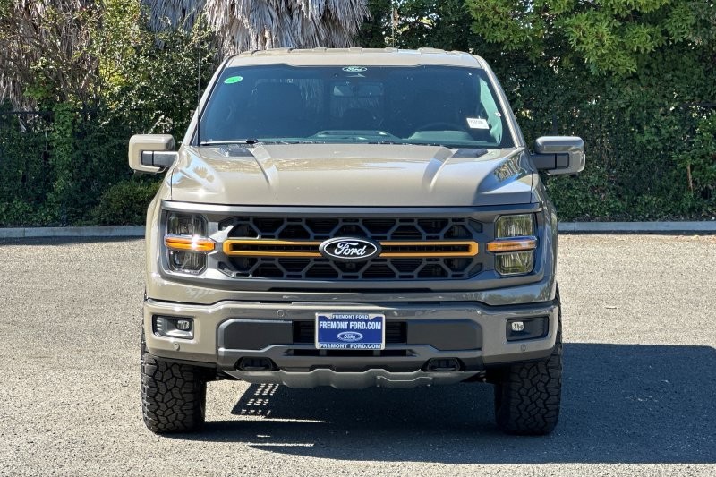 Ford F-150 Vehicle Full-screen Gallery Image 08