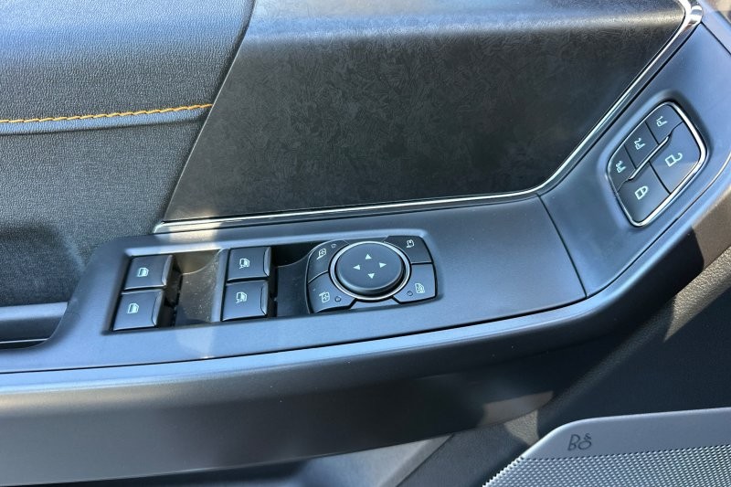 Ford F-150 Vehicle Full-screen Gallery Image 10