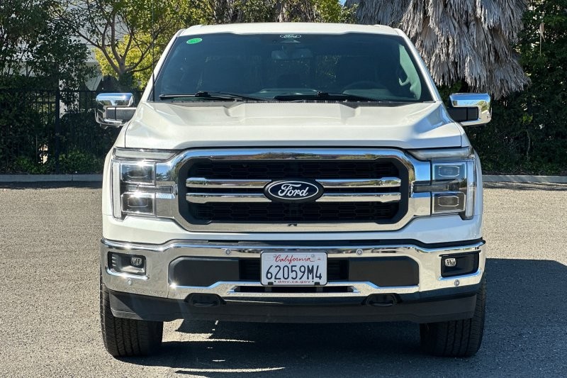 Ford F-150 Vehicle Full-screen Gallery Image 09