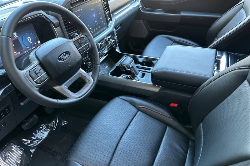 Ford F-150 Vehicle Full-screen Gallery Image 10