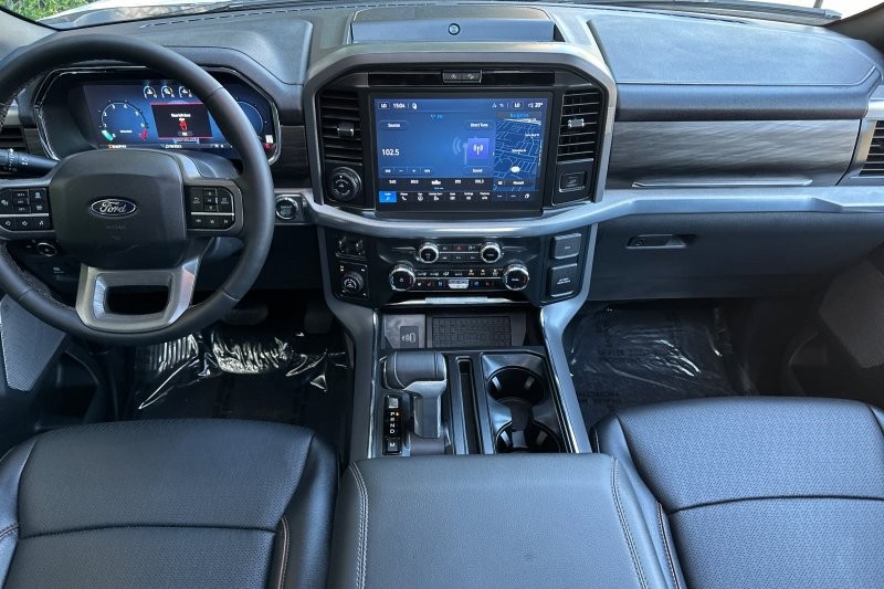 Ford F-150 Vehicle Full-screen Gallery Image 15