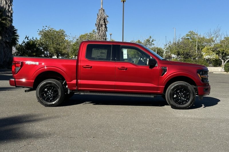 Ford F-150 Vehicle Full-screen Gallery Image 02