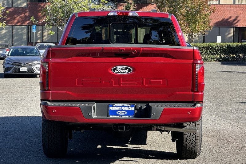 Ford F-150 Vehicle Full-screen Gallery Image 04