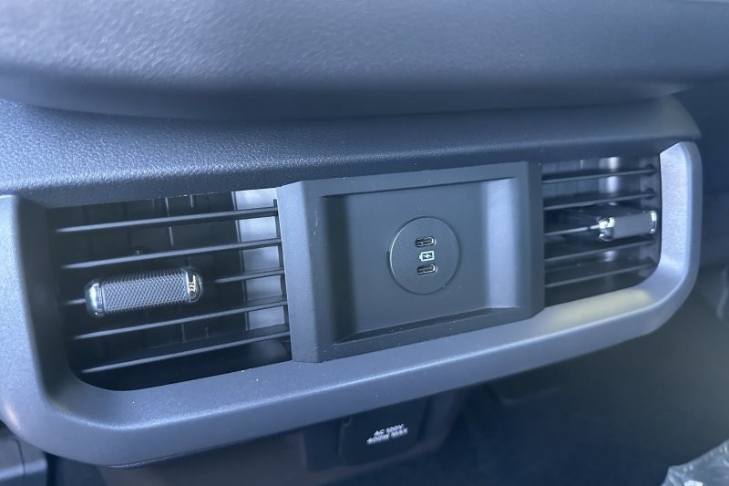 Ford F-150 Vehicle Full-screen Gallery Image 13
