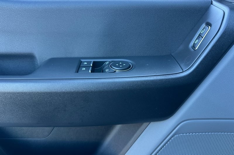 Ford F-450SD Vehicle Full-screen Gallery Image 10