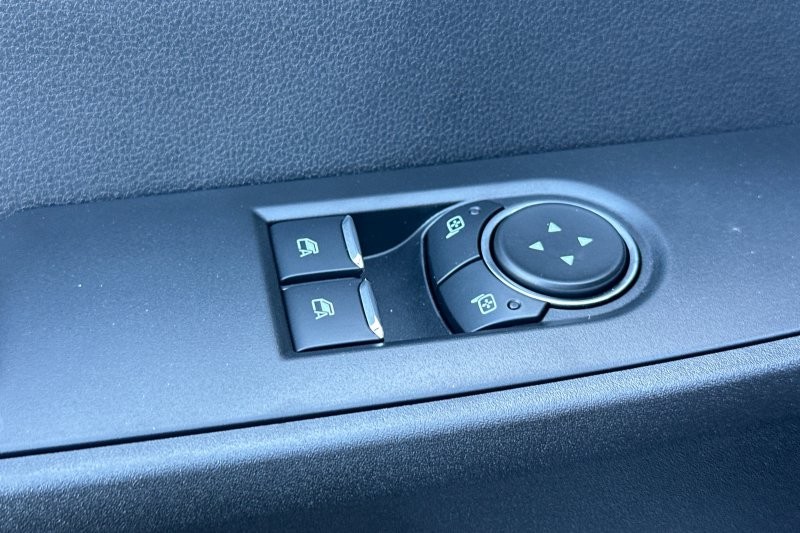 Ford F-450SD Vehicle Full-screen Gallery Image 11