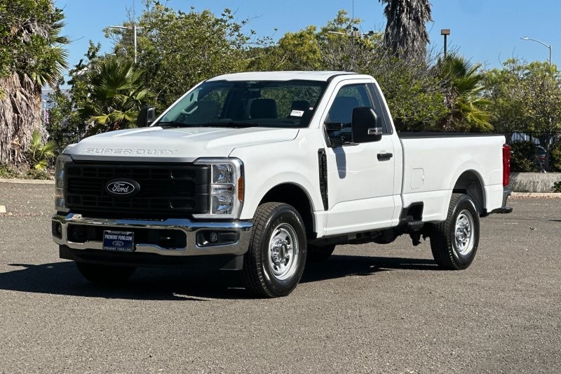Ford F-250SD Vehicle Full-screen Gallery Image 07