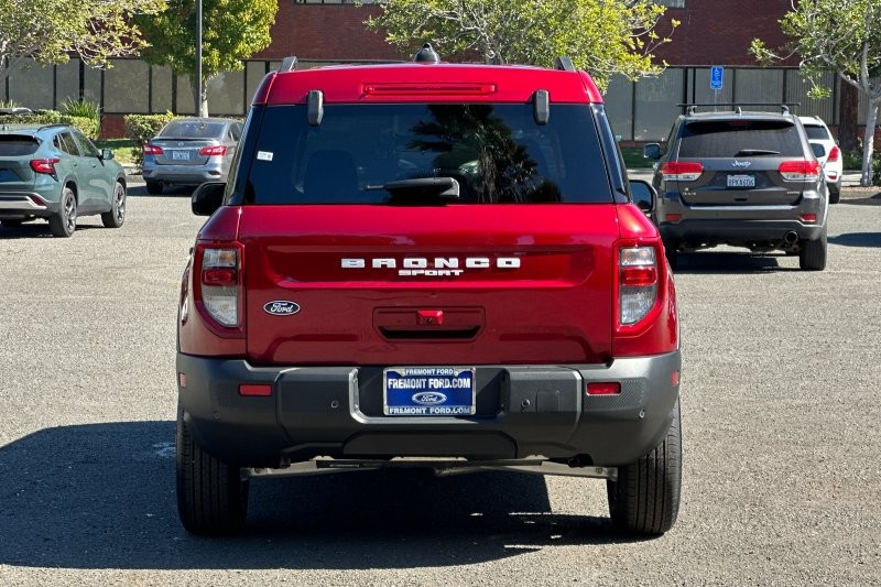 Ford Bronco Sport Vehicle Full-screen Gallery Image 04