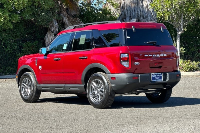 Ford Bronco Sport Vehicle Full-screen Gallery Image 05