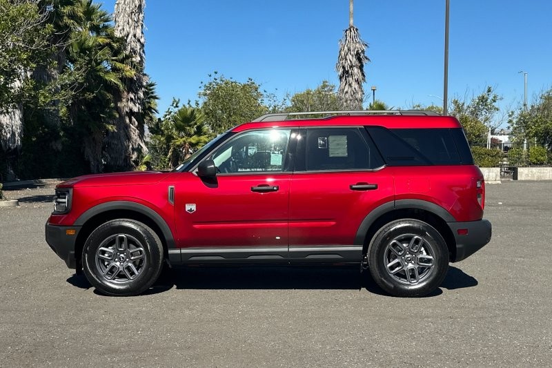 Ford Bronco Sport Vehicle Full-screen Gallery Image 06