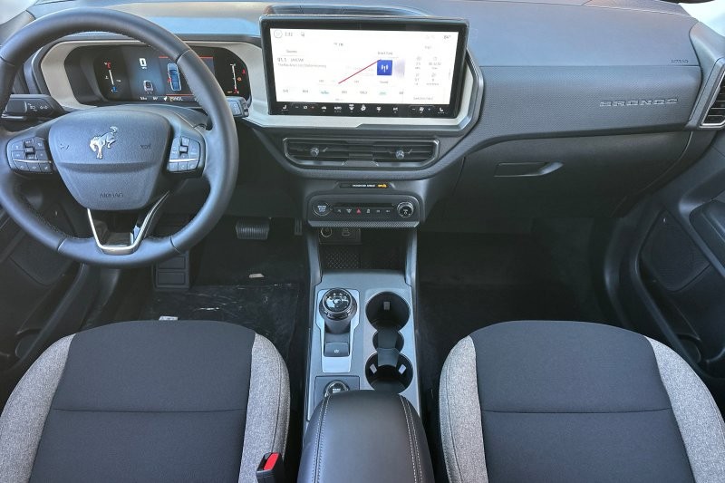 Ford Bronco Sport Vehicle Full-screen Gallery Image 14