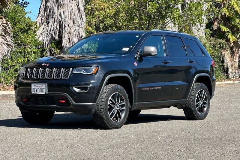 Jeep Grand Cherokee Vehicle Full-screen Gallery Image 08