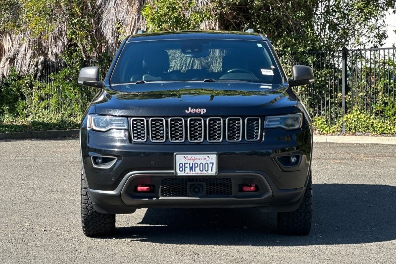 Jeep Grand Cherokee Vehicle Full-screen Gallery Image 09