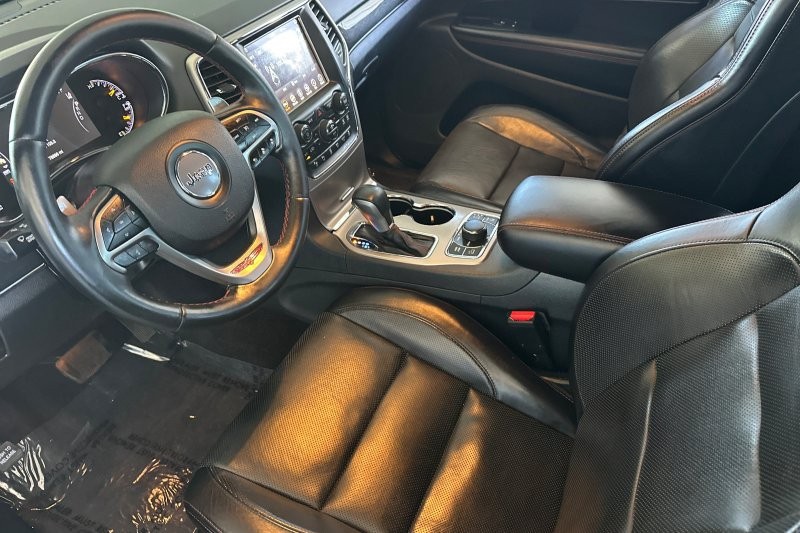 Jeep Grand Cherokee Vehicle Full-screen Gallery Image 10