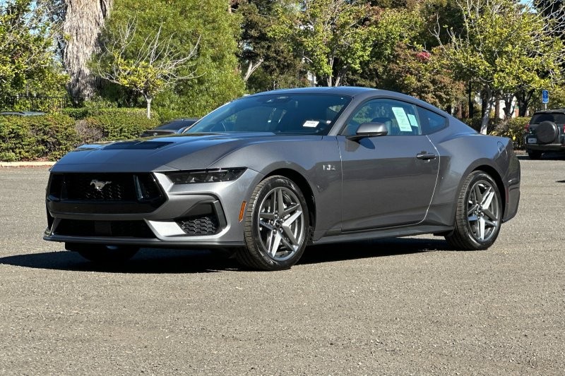 Ford Mustang Vehicle Full-screen Gallery Image 07