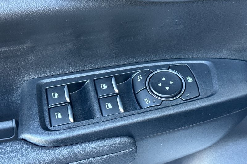 Ford Ranger Vehicle Full-screen Gallery Image 11