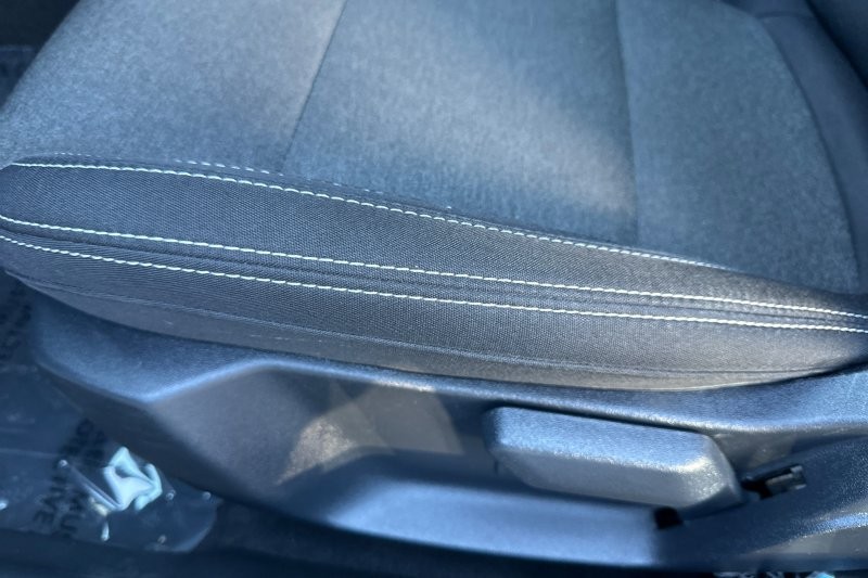 Ford Mustang Vehicle Full-screen Gallery Image 12