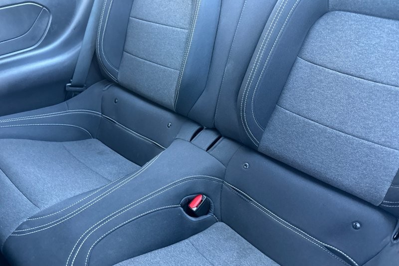 Ford Mustang Vehicle Full-screen Gallery Image 13