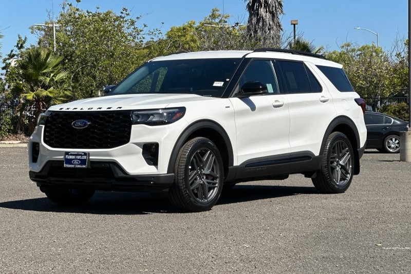 Ford Explorer Vehicle Full-screen Gallery Image 07