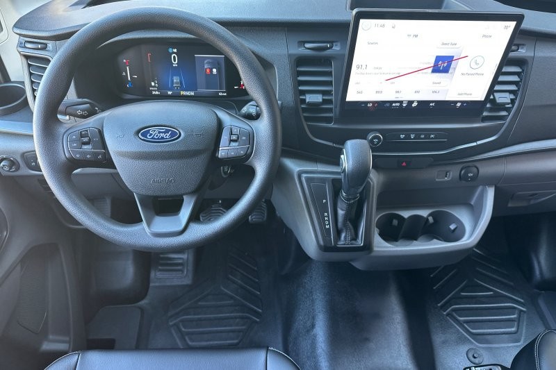 Ford Transit-250 Vehicle Full-screen Gallery Image 13