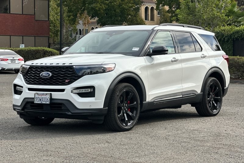 Ford Explorer Vehicle Full-screen Gallery Image 08