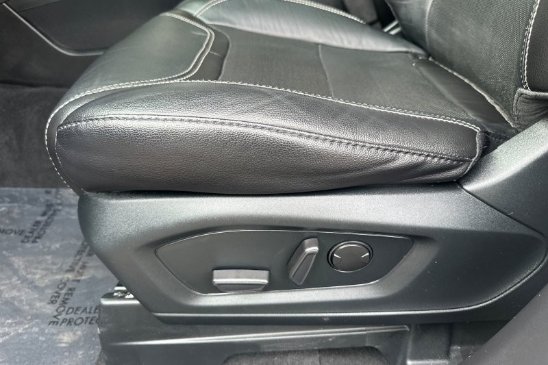 Ford Explorer Vehicle Full-screen Gallery Image 13