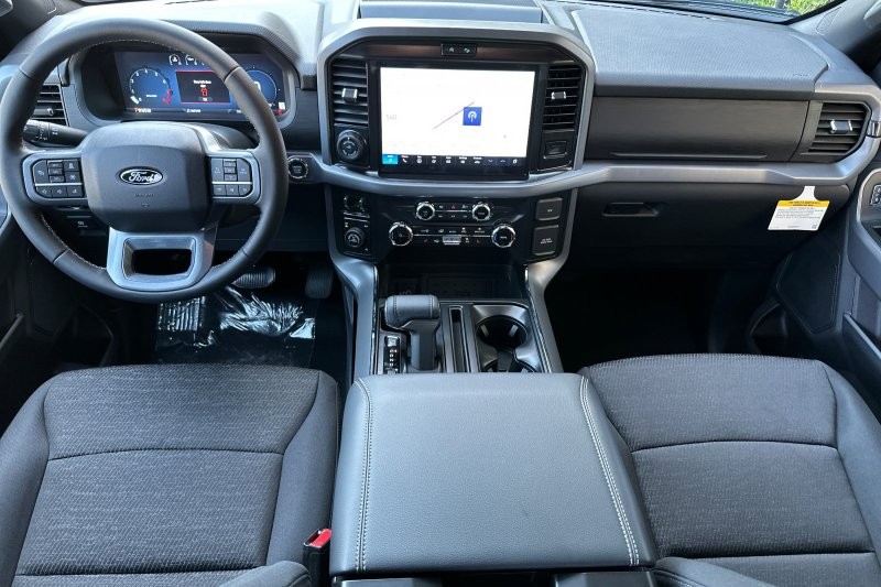 Ford F-150 Vehicle Full-screen Gallery Image 14