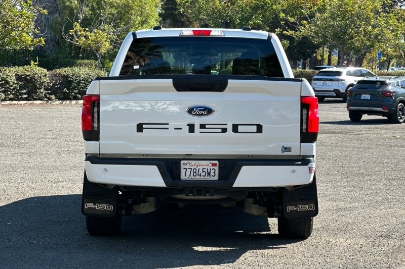 Ford F-150 Lightning Vehicle Full-screen Gallery Image 04
