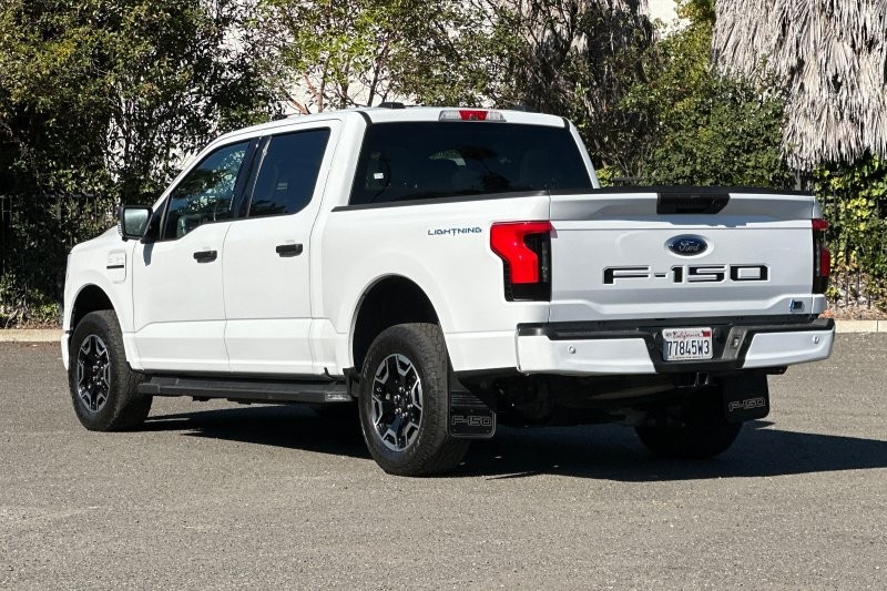 Ford F-150 Lightning Vehicle Full-screen Gallery Image 05