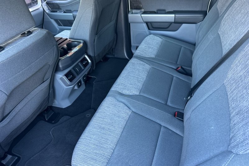 Ford F-150 Lightning Vehicle Full-screen Gallery Image 14