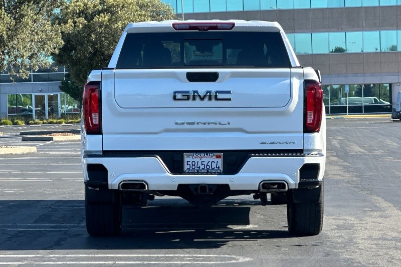 GMC Sierra 1500 Vehicle Full-screen Gallery Image 04