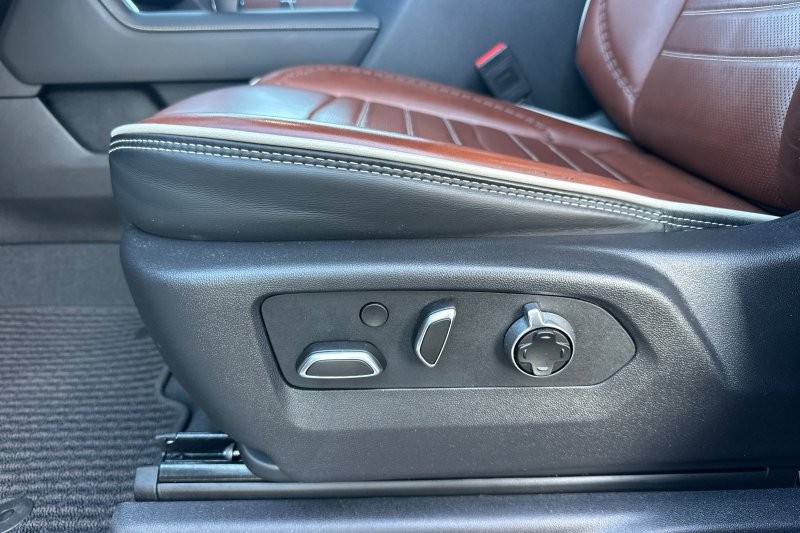 GMC Sierra 1500 Vehicle Full-screen Gallery Image 12