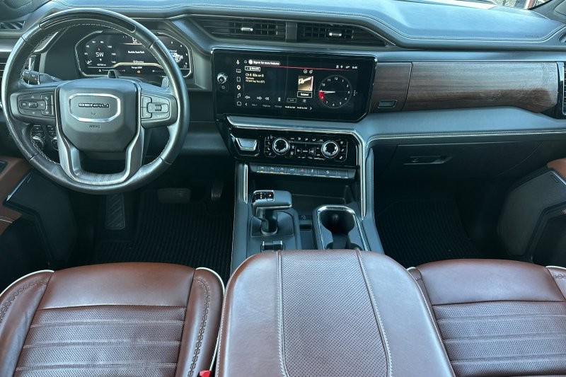 GMC Sierra 1500 Vehicle Full-screen Gallery Image 14