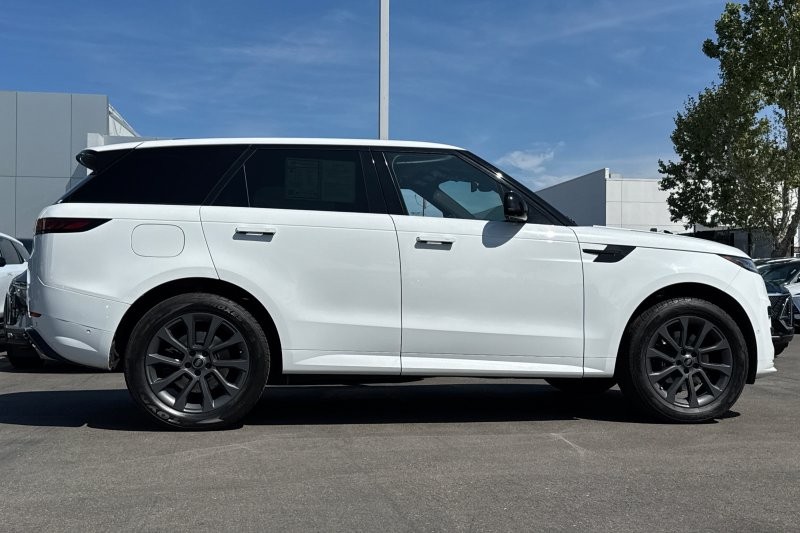 Land Rover Range Rover Sport Vehicle Full-screen Gallery Image 02